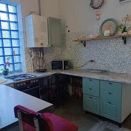 дом у моря с бассейном и сауной Odessa