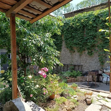 дом у моря с бассейном и сауной *