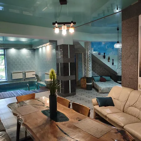дом у моря с бассейном и сауной Apartament *