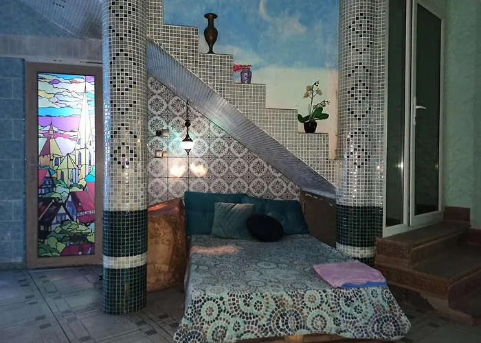 дом у моря с бассейном и сауной