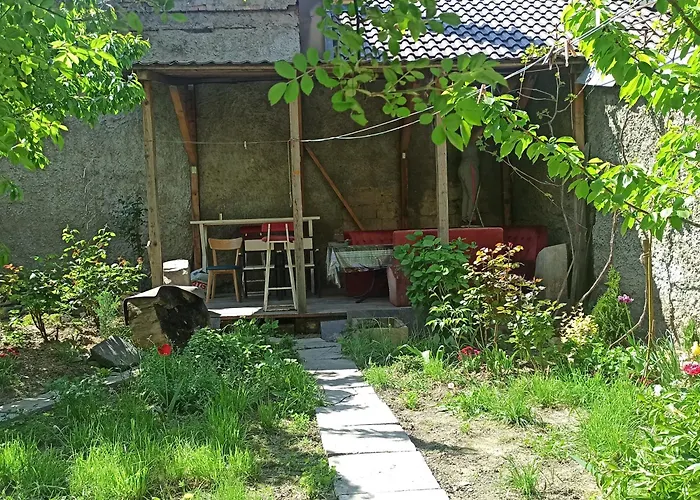 дом у моря с бассейном и сауной Odessza