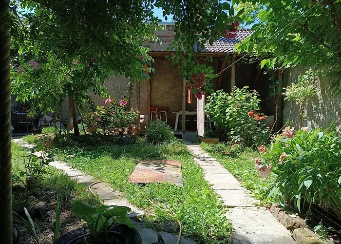 дом у моря с бассейном и сауной Odessa