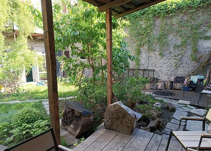 дом у моря с бассейном и сауной